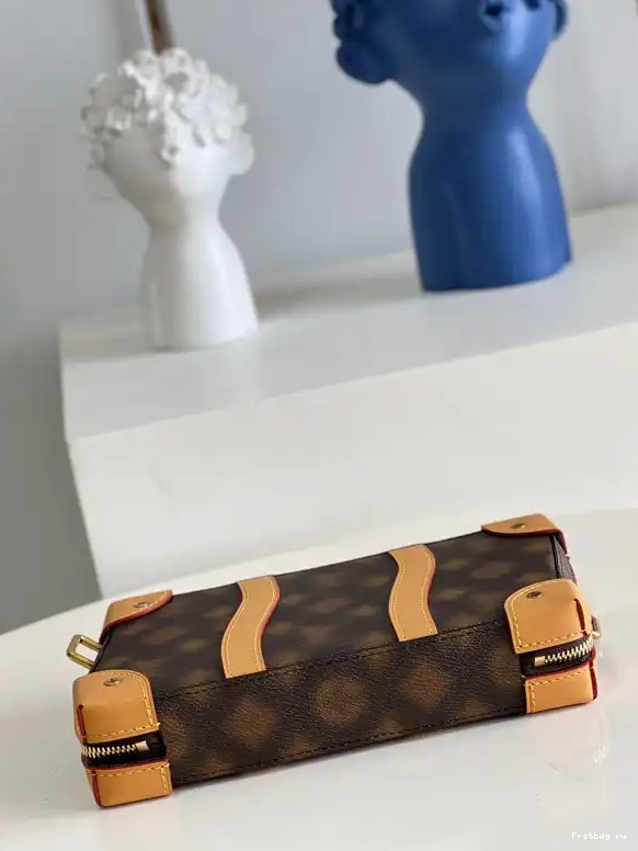 First bag ru LOUIS SOFT TRUNK VUITTON 0518